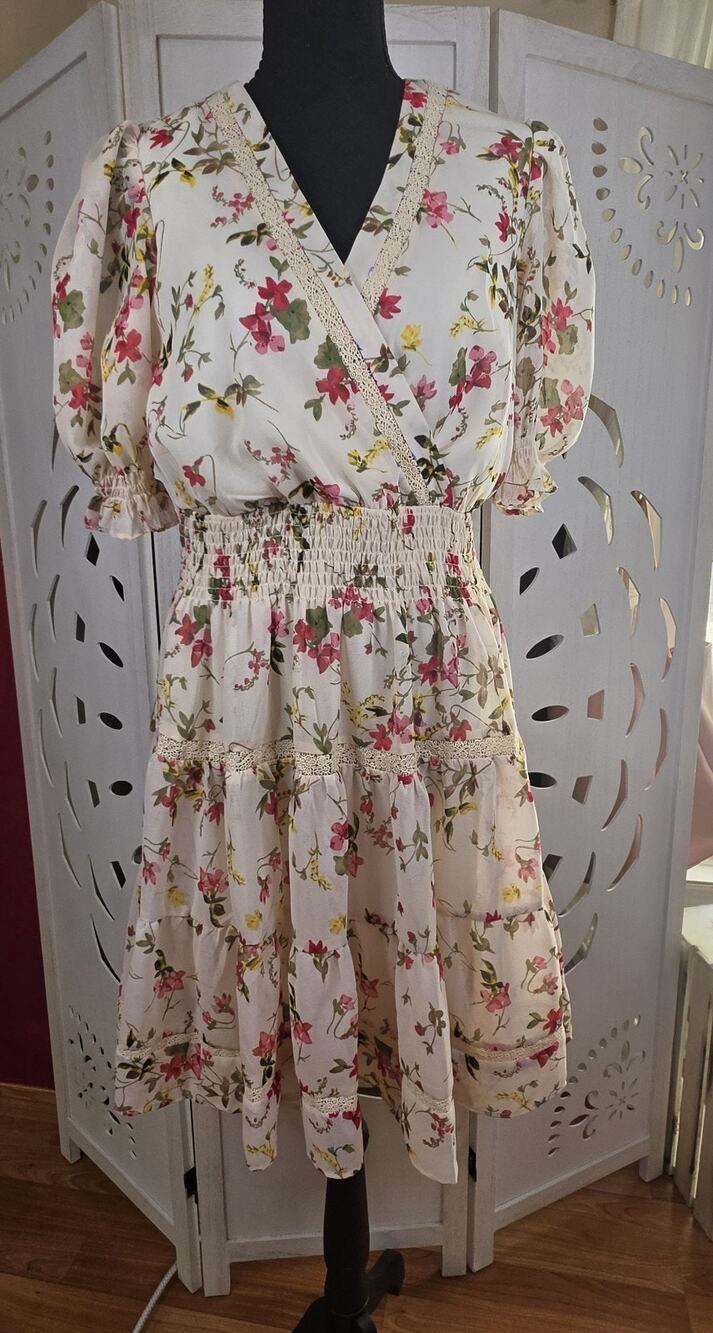 Taylor Women's Cream & Pink Floral Tiered Mini Dress Coquette Cottagecore SZ Med